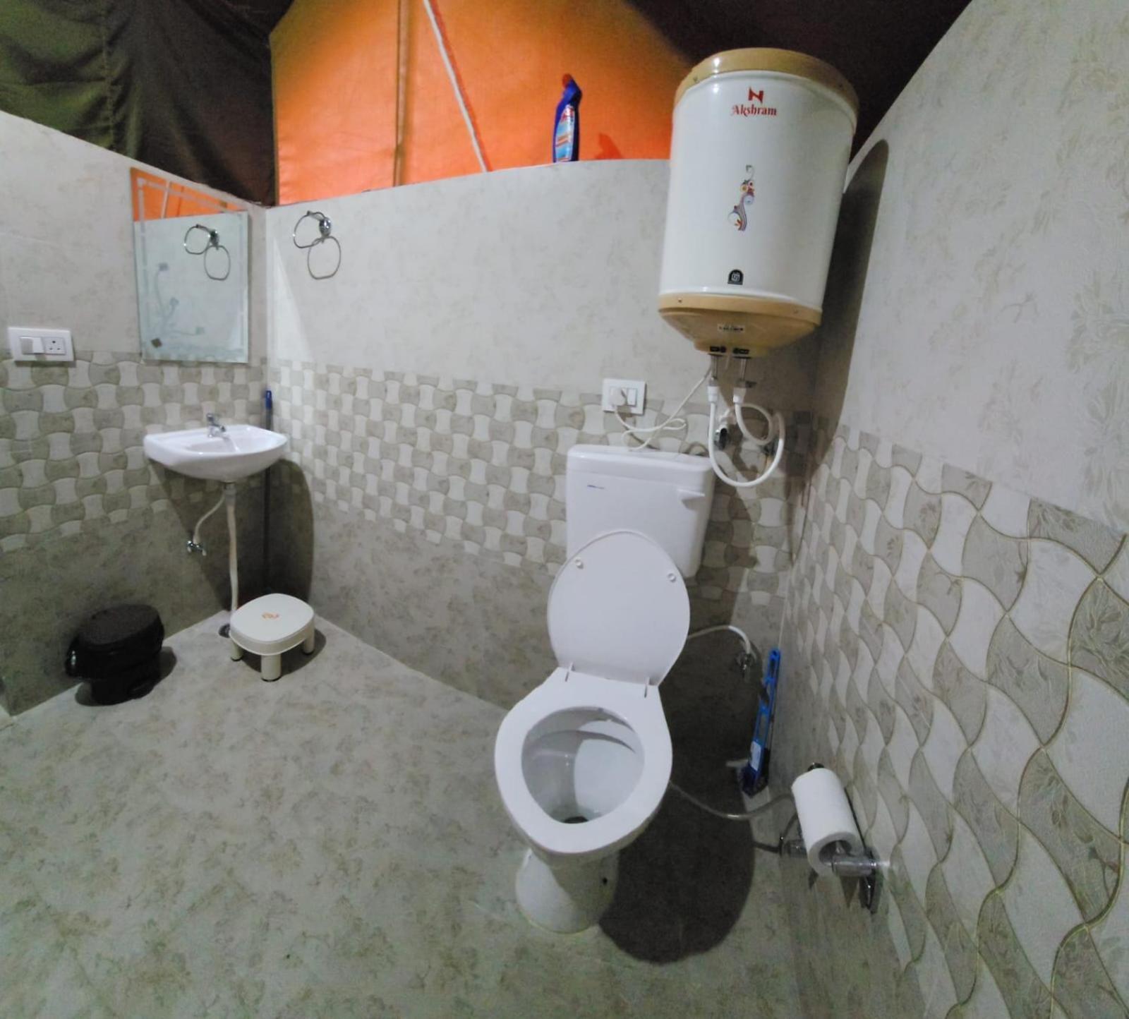 Pālampur Hipostel Bir - Stay And Cafe חדר תמונה